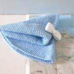 Crochet sun hat with wide b..