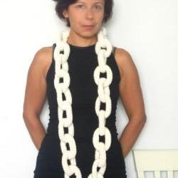Big Alcatraz, crochet chain neckwarmer, necklace in off white