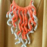 Crochet fringes necklace. S..